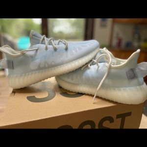 Yeezy Boost 350 V2 Size 9.5 “Mono Ice”